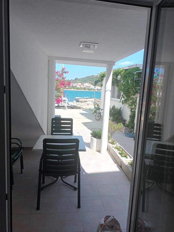 Volat Apartments Betina  Εξωτερικό φωτογραφία