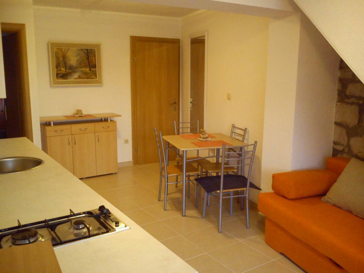Volat Apartments Betina  Εξωτερικό φωτογραφία