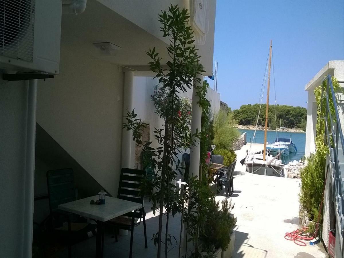 Volat Apartments Betina  Εξωτερικό φωτογραφία