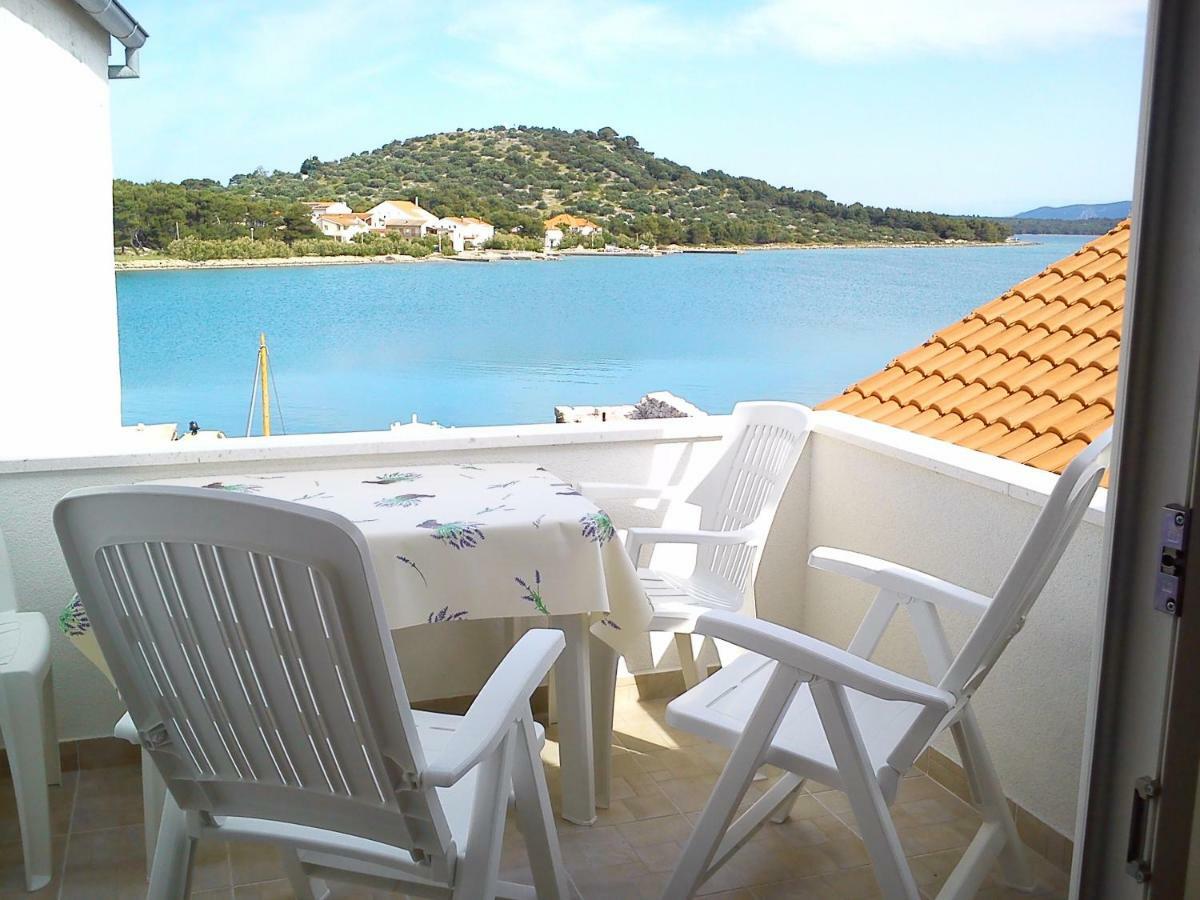 Volat Apartments Betina  Εξωτερικό φωτογραφία